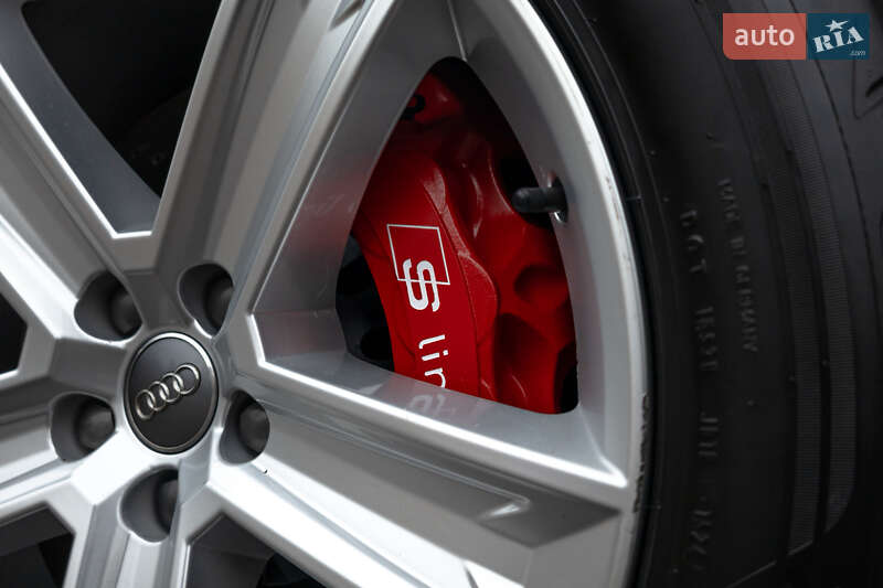 Внедорожник / Кроссовер Audi Q8 2019 в Киеве