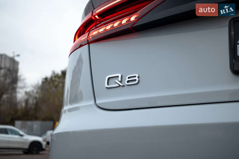 Внедорожник / Кроссовер Audi Q8 2019 в Киеве