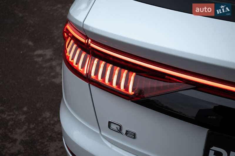 Внедорожник / Кроссовер Audi Q8 2019 в Киеве