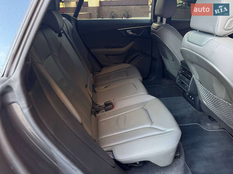 Позашляховик / Кросовер Audi Q8 2019 в Одесі