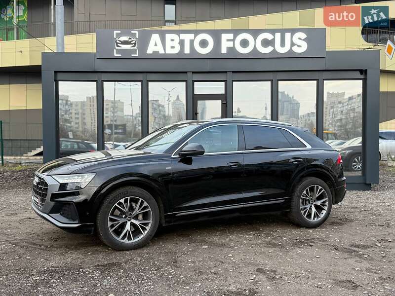 Внедорожник / Кроссовер Audi Q8 2021 в Киеве