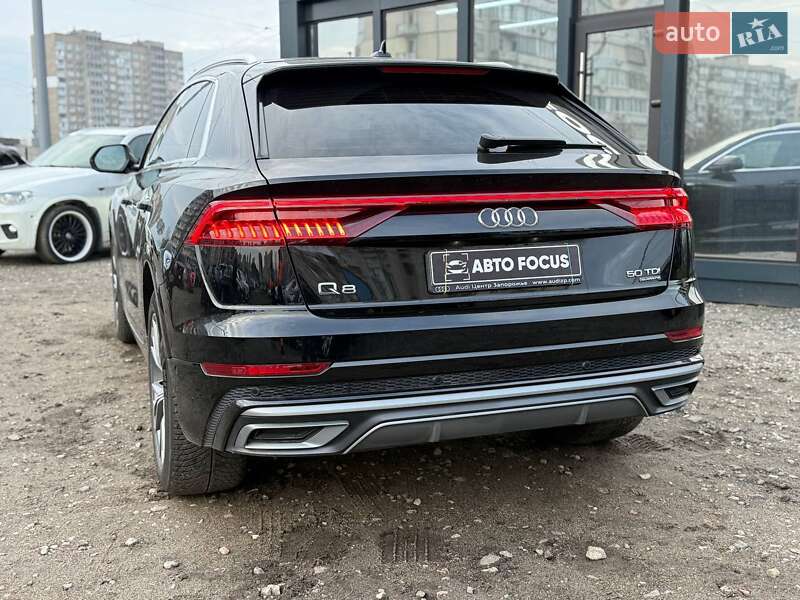 Внедорожник / Кроссовер Audi Q8 2021 в Киеве