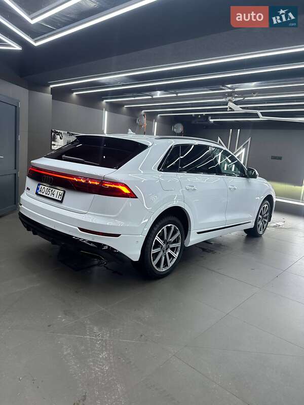Внедорожник / Кроссовер Audi Q8 2024 в Ужгороде