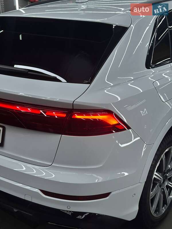 Внедорожник / Кроссовер Audi Q8 2024 в Ужгороде