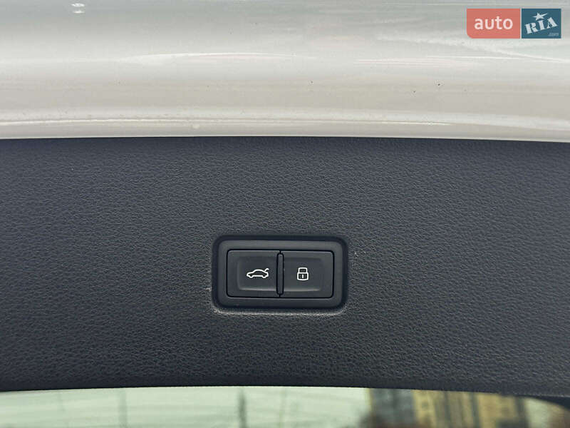 Внедорожник / Кроссовер Audi Q8 2021 в Харькове