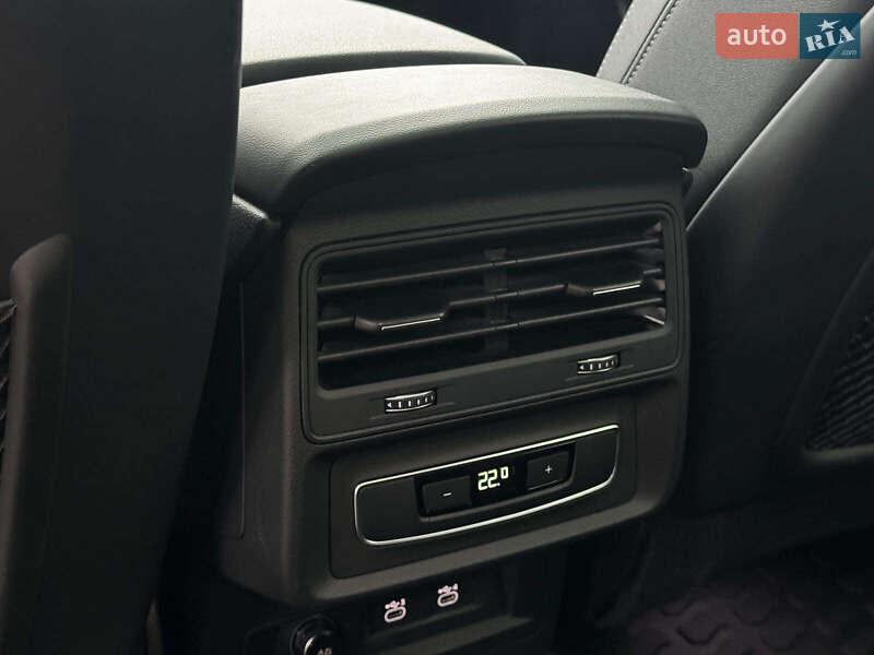 Внедорожник / Кроссовер Audi Q8 2021 в Харькове