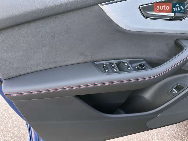 Позашляховик / Кросовер Audi Q8 2024 в Києві