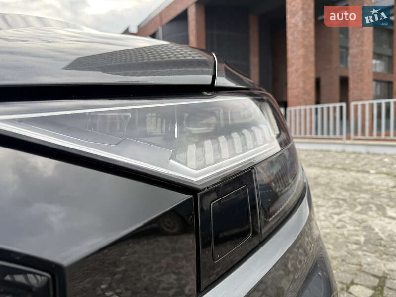 Позашляховик / Кросовер Audi Q8 2020 в Дніпрі фото 11 Позашляховик / Кросовер Audi Q8 2020 в Дніпрі