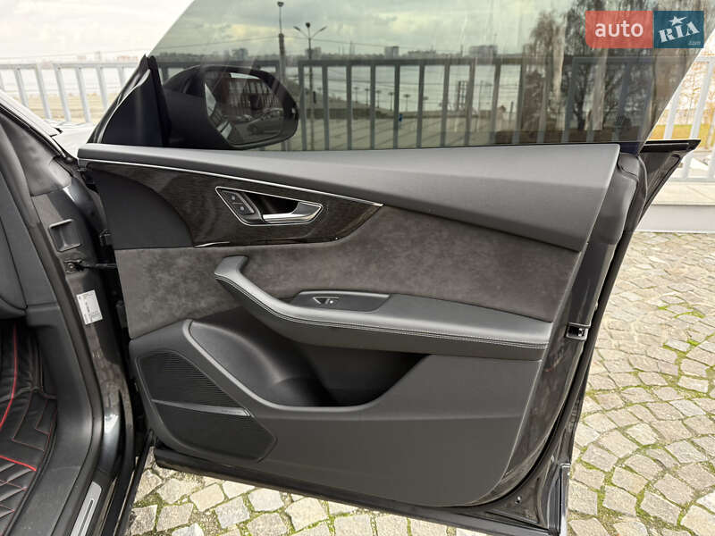 Позашляховик / Кросовер Audi Q8 2020 в Дніпрі фото 28 Позашляховик / Кросовер Audi Q8 2020 в Дніпрі