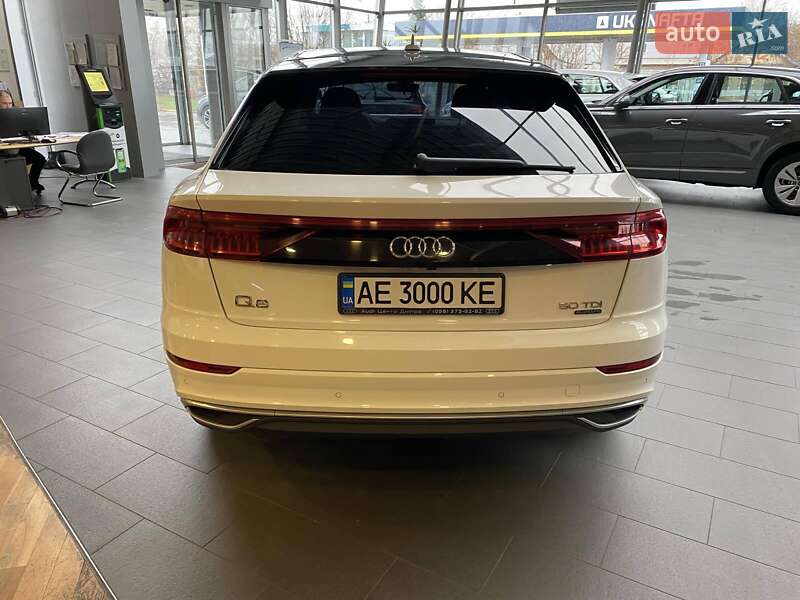 Позашляховик / Кросовер Audi Q8 2018 в Дніпрі