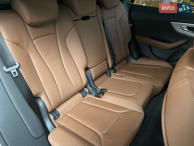 Позашляховик / Кросовер Audi Q8 2018 в Дніпрі