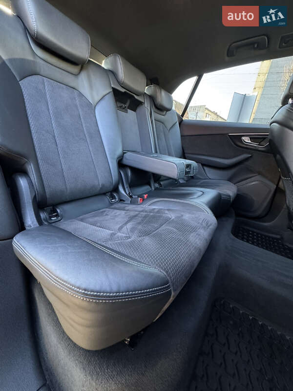 Внедорожник / Кроссовер Audi Q8 2019 в Бердичеве