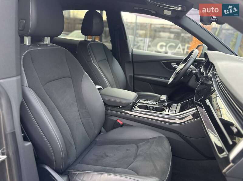 Позашляховик / Кросовер Audi Q8 2018 в Києві фото 31 Позашляховик / Кросовер Audi Q8 2018 в Києві