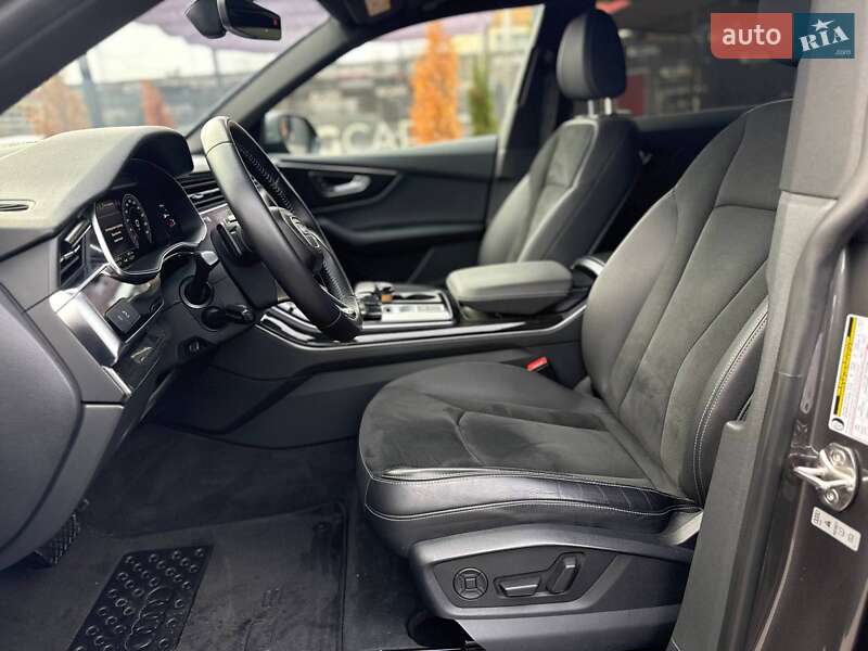Позашляховик / Кросовер Audi Q8 2018 в Києві фото 16 Позашляховик / Кросовер Audi Q8 2018 в Києві