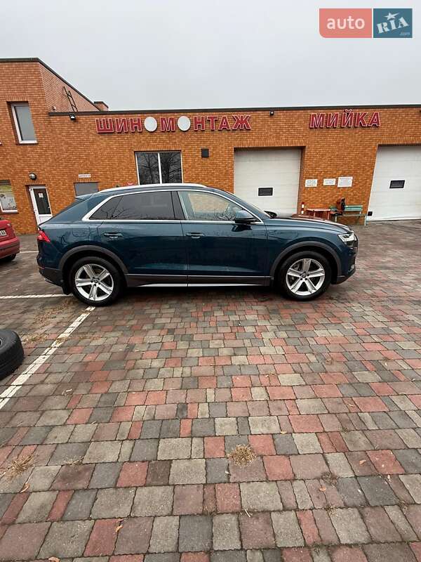 Позашляховик / Кросовер Audi Q8 2019 в Рівному