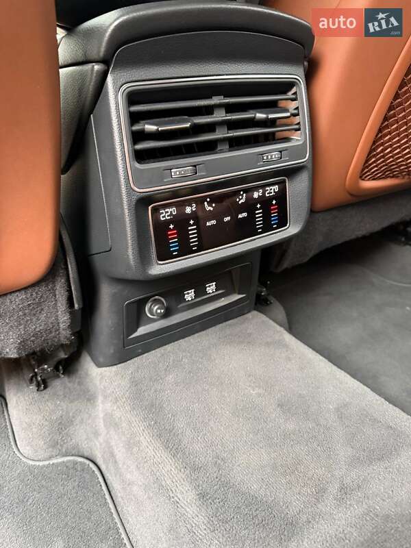 Позашляховик / Кросовер Audi Q8 2019 в Рівному