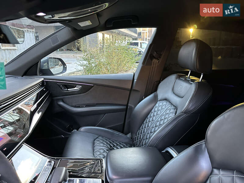 Позашляховик / Кросовер Audi Q8 2018 в Львові фото 42 Позашляховик / Кросовер Audi Q8 2018 в Львові