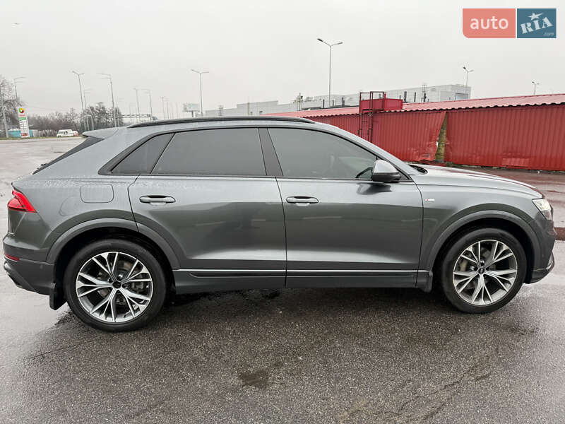 Позашляховик / Кросовер Audi Q8 2021 в Києві