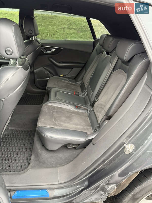 Позашляховик / Кросовер Audi Q8 2021 в Києві