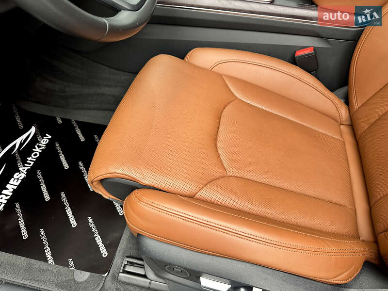 Позашляховик / Кросовер Audi Q8 2018 в Києві фото 38 Позашляховик / Кросовер Audi Q8 2018 в Києві