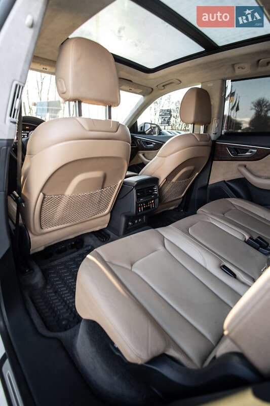 Позашляховик / Кросовер Audi Q8 2018 в Львові