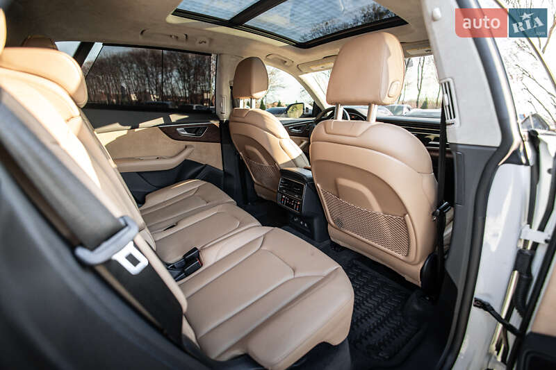 Позашляховик / Кросовер Audi Q8 2018 в Львові