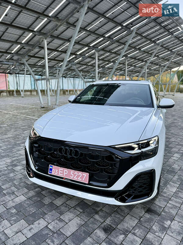 Позашляховик / Кросовер Audi Q8 2024 в Львові