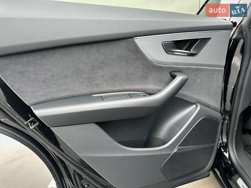 Внедорожник / Кроссовер Audi Q8 2024 в Киеве