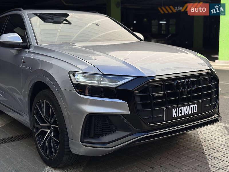 Внедорожник / Кроссовер Audi Q8 2019 в Киеве