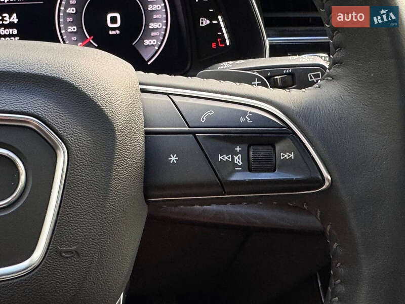 Внедорожник / Кроссовер Audi Q8 2019 в Киеве