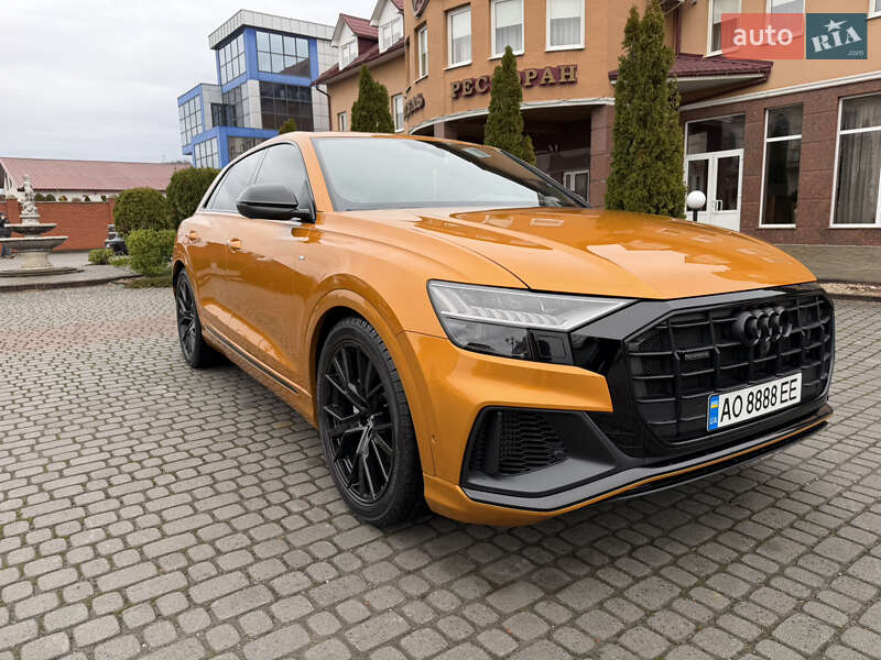 Позашляховик / Кросовер Audi Q8 2018 в Мукачевому