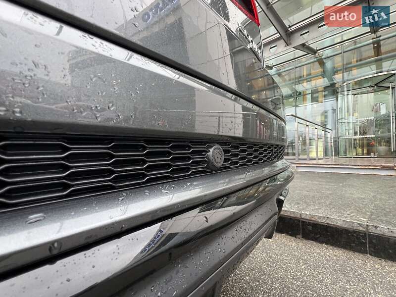 Внедорожник / Кроссовер Audi Q8 2019 в Киеве