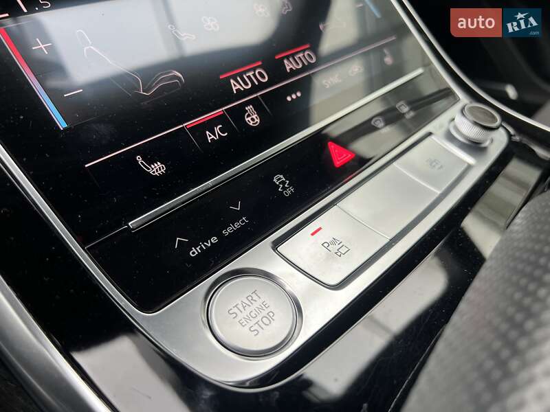 Внедорожник / Кроссовер Audi Q8 2019 в Киеве