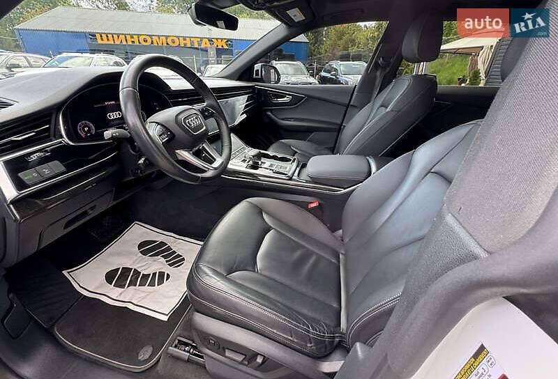 Внедорожник / Кроссовер Audi Q8 2018 в Авангарде