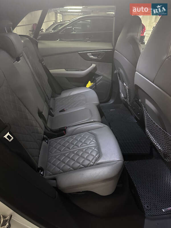 Позашляховик / Кросовер Audi Q8 2020 в Кам'янець-Подільському