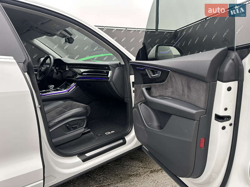 Внедорожник / Кроссовер Audi Q8 2019 в Киеве