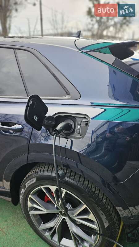 Позашляховик / Кросовер Audi Q8 2025 в Києві