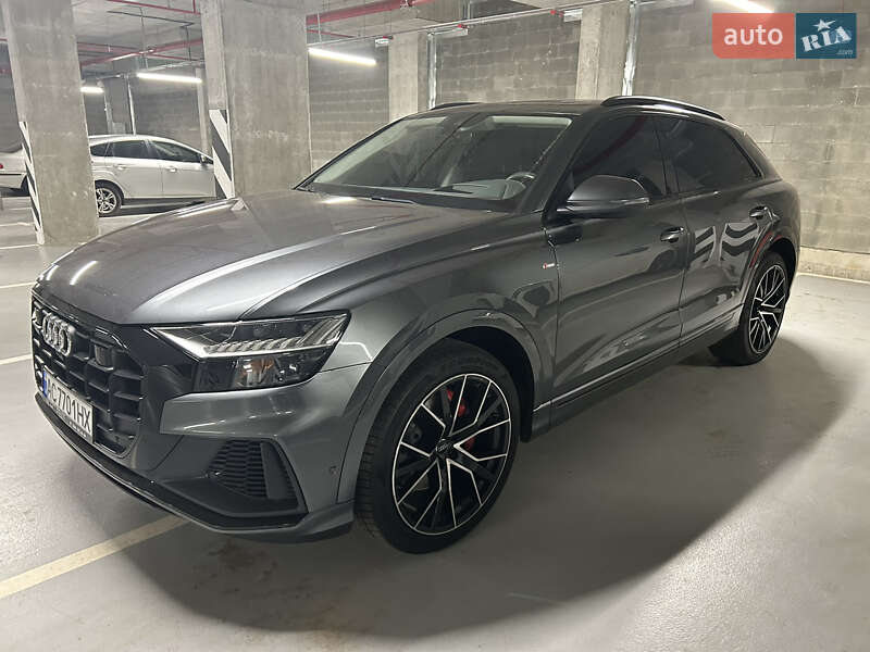 Внедорожник / Кроссовер Audi Q8 2019 в Киеве