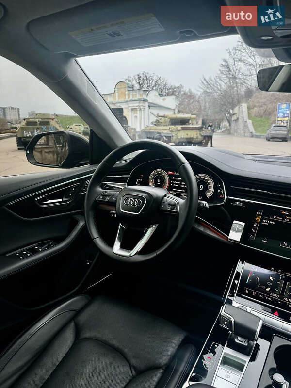 Внедорожник / Кроссовер Audi Q8 2022 в Киеве