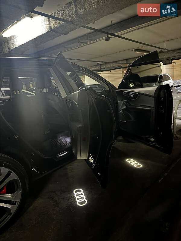 Внедорожник / Кроссовер Audi Q8 2022 в Киеве