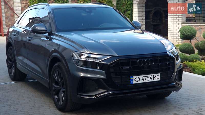 Внедорожник / Кроссовер Audi Q8 2023 в Киеве