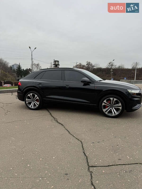 Позашляховик / Кросовер Audi Q8 2022 в Києві