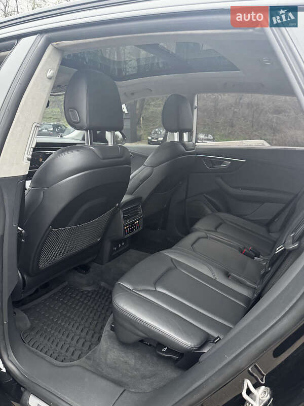 Позашляховик / Кросовер Audi Q8 2022 в Києві