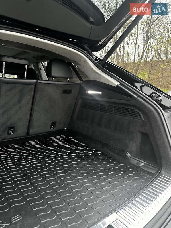 Позашляховик / Кросовер Audi Q8 2022 в Києві