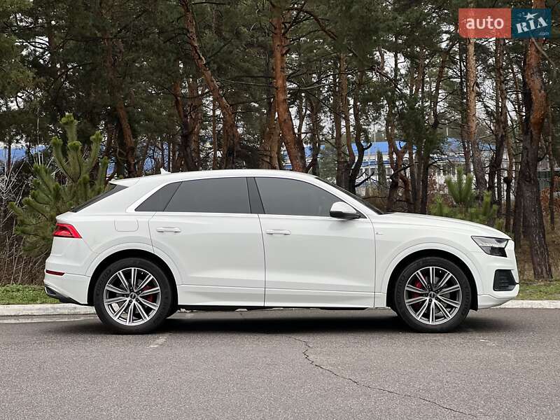 Внедорожник / Кроссовер Audi Q8 2020 в Киеве
