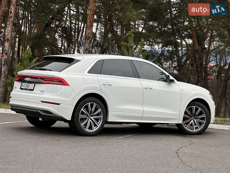 Внедорожник / Кроссовер Audi Q8 2020 в Киеве