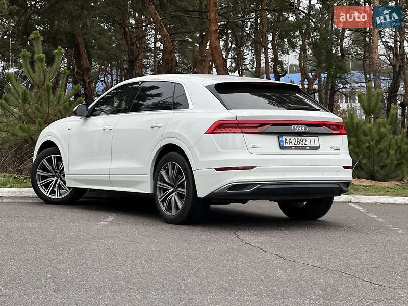 Внедорожник / Кроссовер Audi Q8 2020 в Киеве