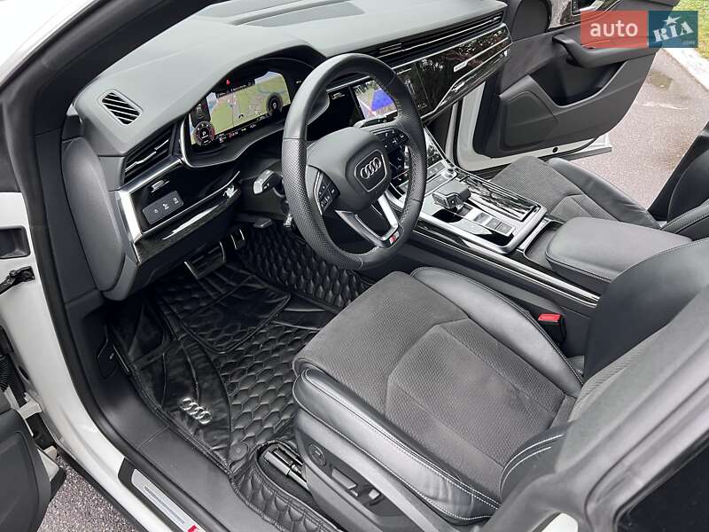 Внедорожник / Кроссовер Audi Q8 2020 в Киеве