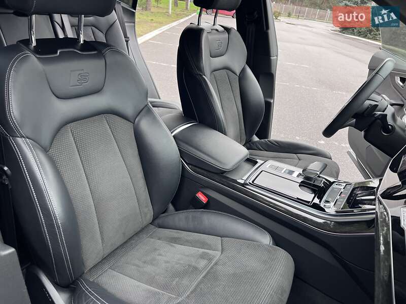 Внедорожник / Кроссовер Audi Q8 2020 в Киеве