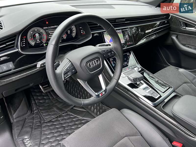 Внедорожник / Кроссовер Audi Q8 2020 в Киеве